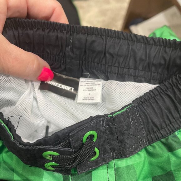 Minecraft Boys size small pool/beach top & swim trunks - Picture 6 of 8